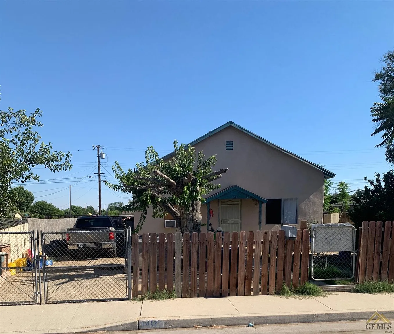 1417 Murdock St photo 1
