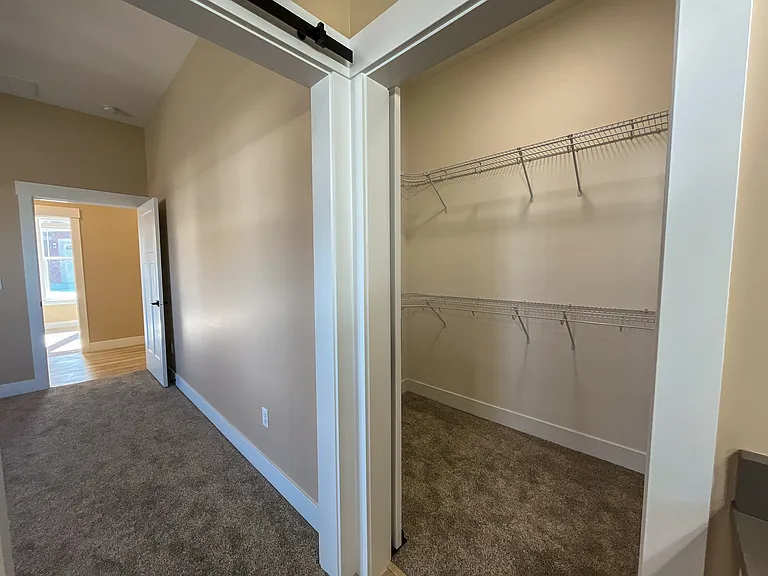 1220 W Spring Ln — Photo 19