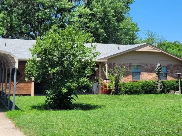 503 S 9th St, Okemah, OK 74859