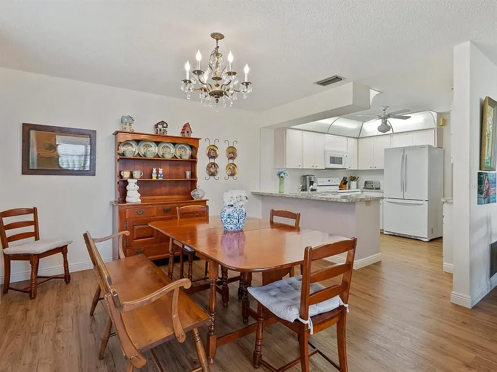2 bed, 1173 sqft, $1,900 — Photo 4