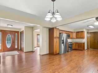 2527 S Camber Ave, Springfield, MO 65809