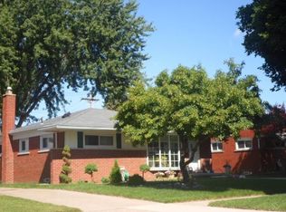 8235 Lochdale St, Dearborn Heights, MI 48127