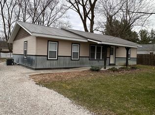 105 S Behrens Ave, Washington, IL