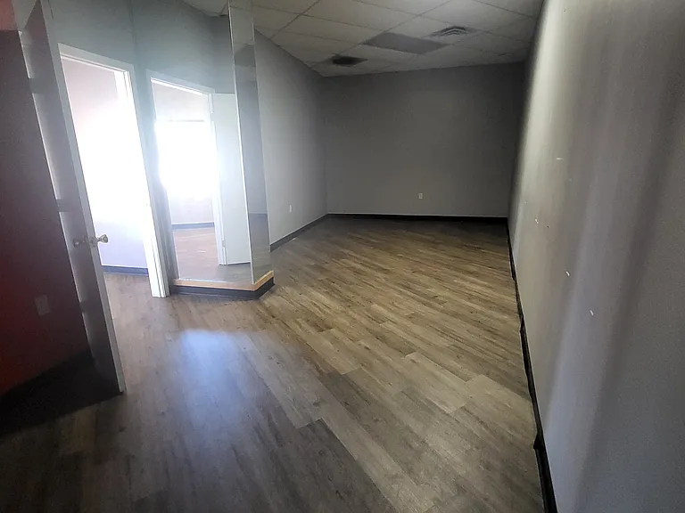 6001 Bartlett Center Dr — Photo 13