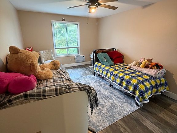 2nd image of 801 Garden Cir APT 6