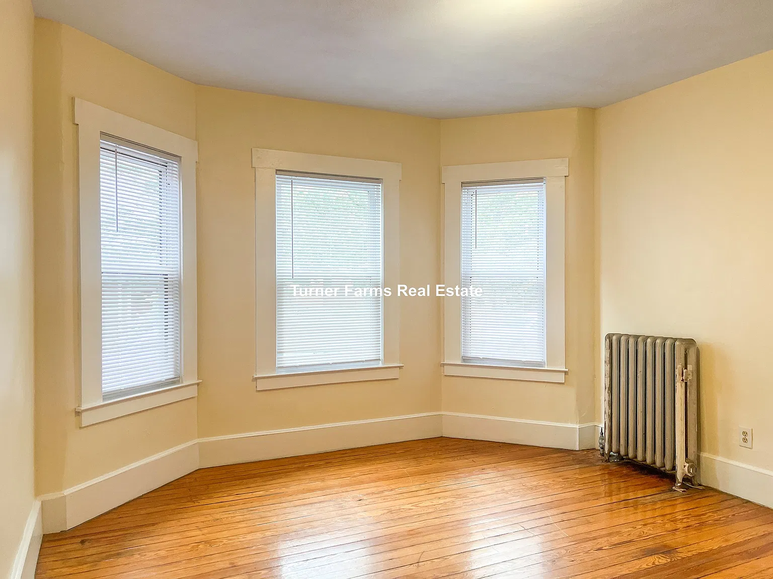 2 bed, 9999 sqft, $2,600 — Photo 1