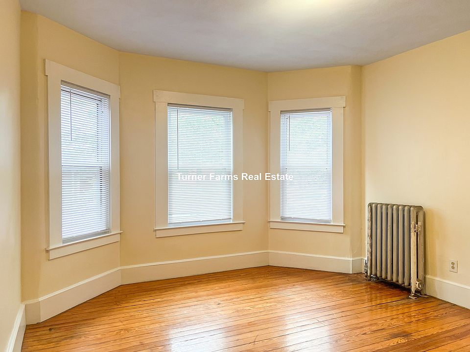 1st image of 27 Forest St APT 1