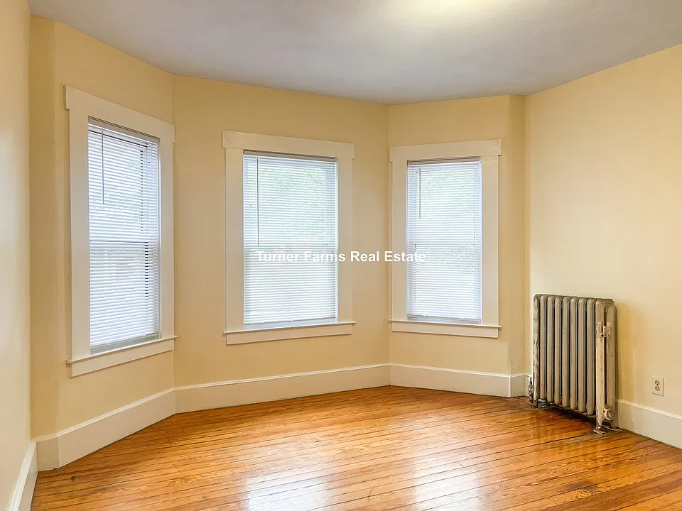 27 Forest St #1