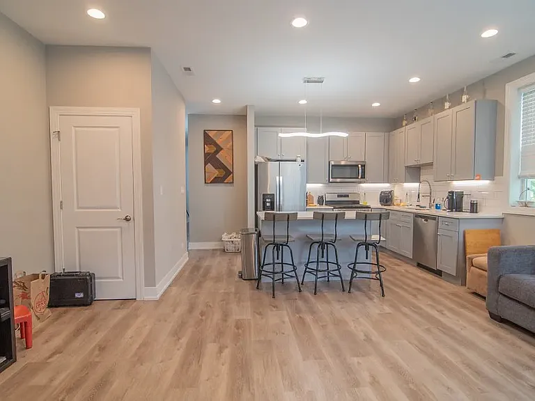 2448 N Albany Ave #3S — Photo 5