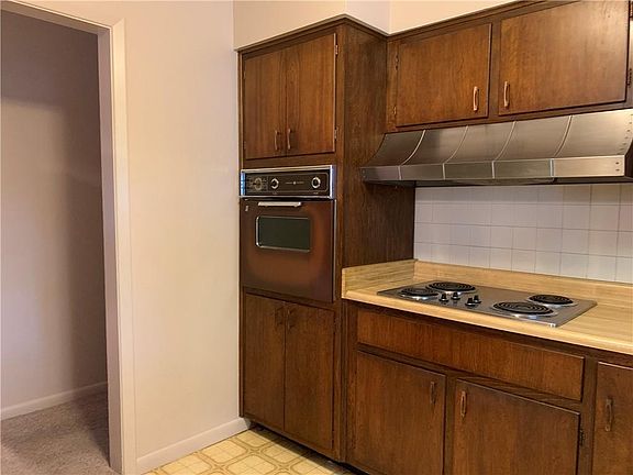 5th image of 125 Fairman Ave