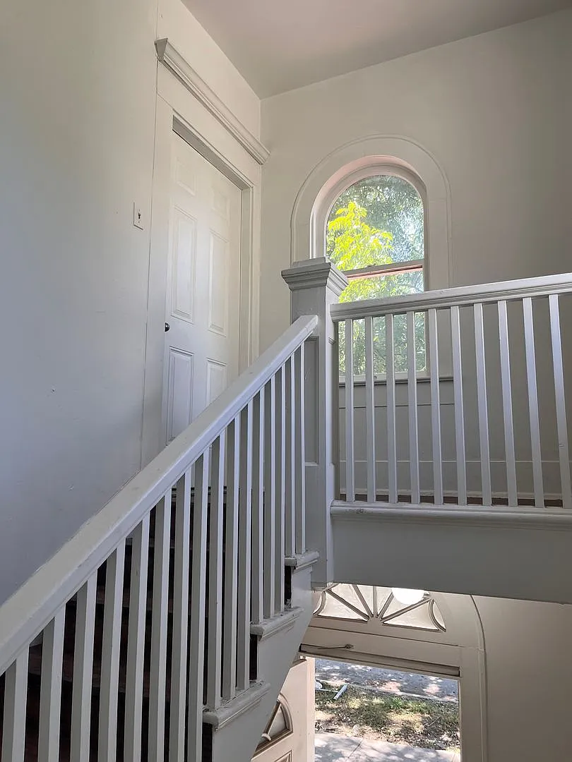 3bed/1bath Duplex on West Campus - Walk to class — Photo 3