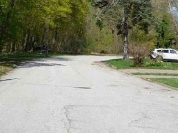 Exterior Neighborhood (street photo)