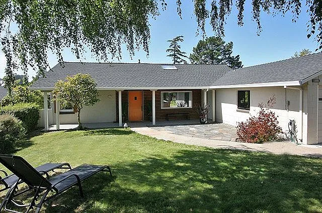 531 Kenyon Ave — Photo 3