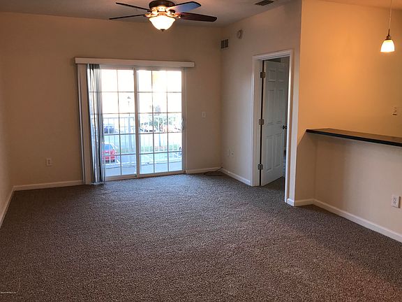 4th image of 4920 Key Lime Dr Unit 205
