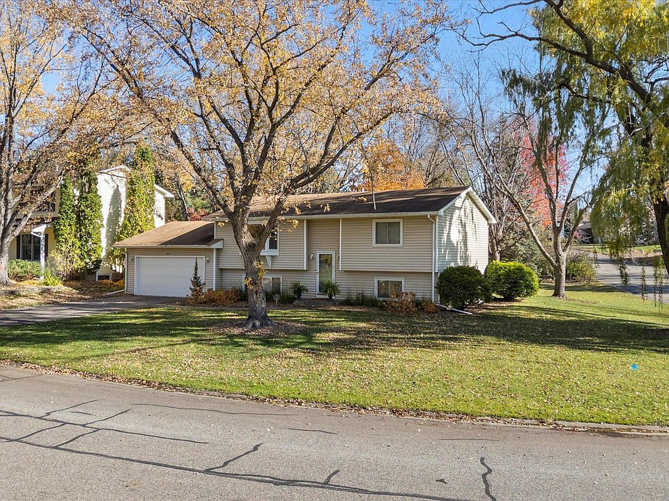 1st image of 3048 Camelot Cir