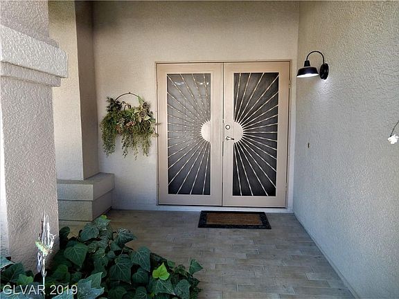 4th image of 823 Grey Hollow Ave