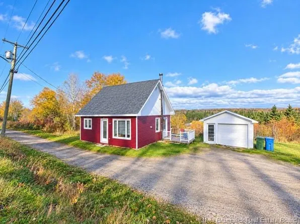 2353 Des Pionniers Ave, Balmoral, NB E8E 1C4