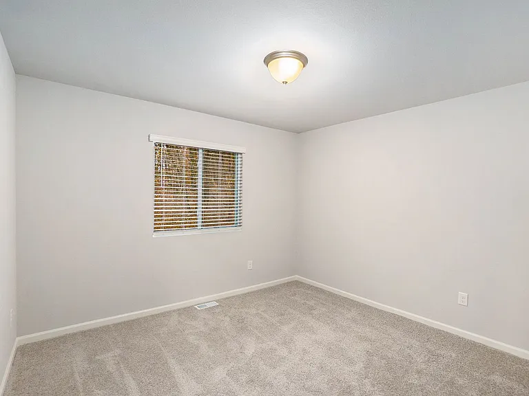 617 W Marion St — Photo 13
