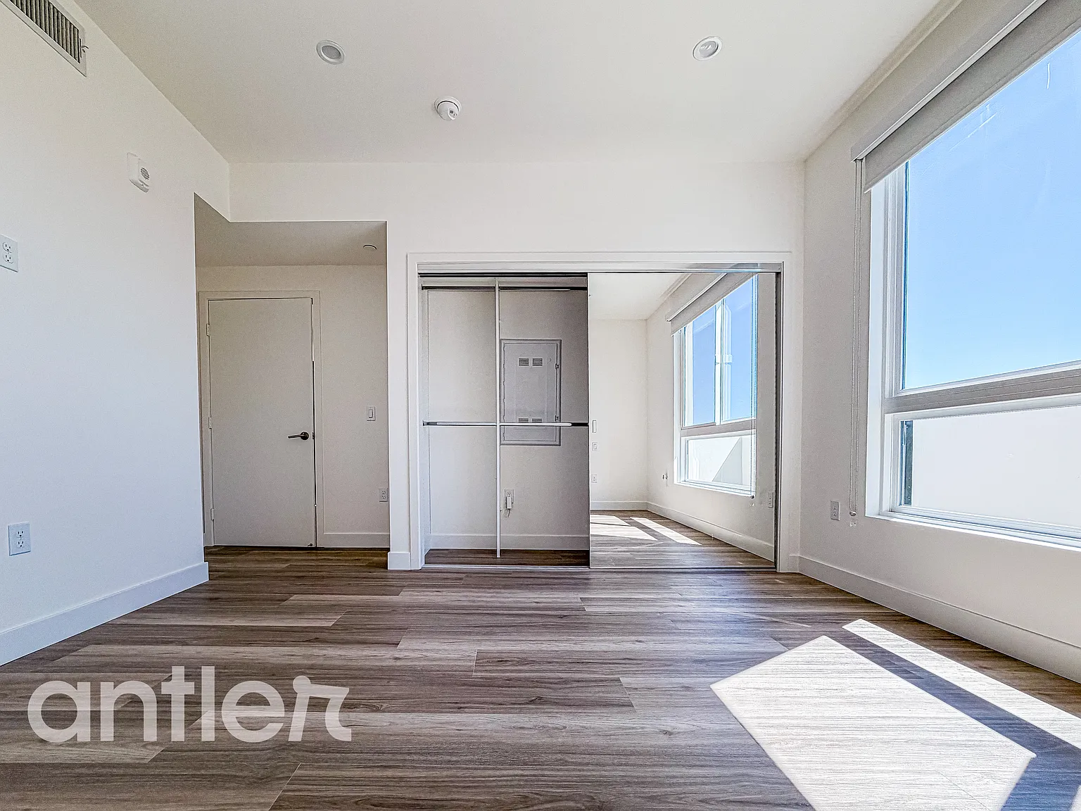 2 bed, 828 sqft, $3,495 — Photo 1