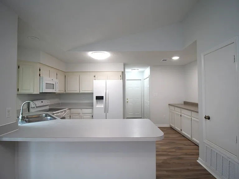 7679 Old Hickory Dr — Photo 7
