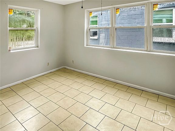 4th image of 5328 Churchill St