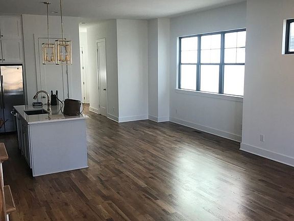 5th image of 329B Vivelle Ave