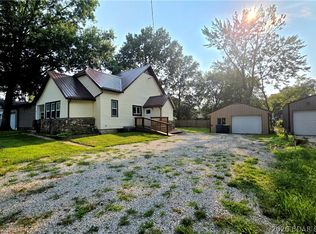 513 S Burke St, Versailles, MO 65084