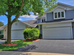 117 Hampton Ave, Westmont, IL 60559