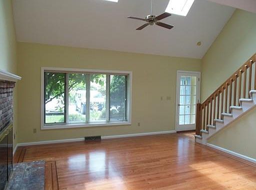 3rd image of 30 Indian Cove Way