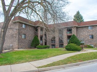 18332 Wentworth Ave APT 2D, Lansing, IL 60438