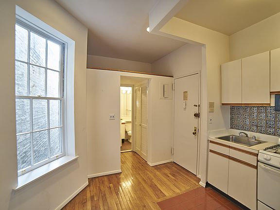 5th image of 235 E 81st St APT 4RE