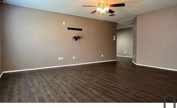 2nd image of 4916 Pacific Way Dr