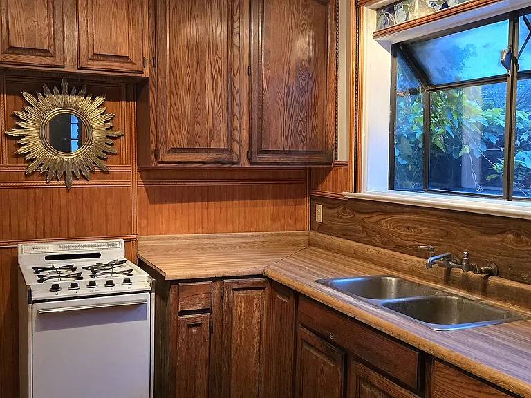 677A Cottage A Elm St #1 — Photo 7