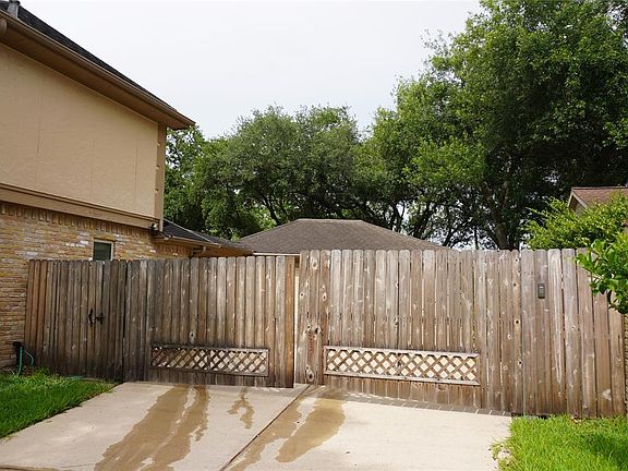 5th image of 15179 Diana Ln