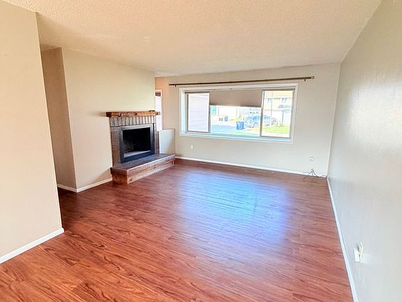 2nd image of 433 Beaverhead Ct