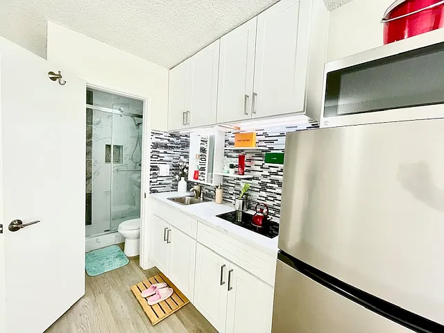 Wilshire Occidental Apts — Photo 28