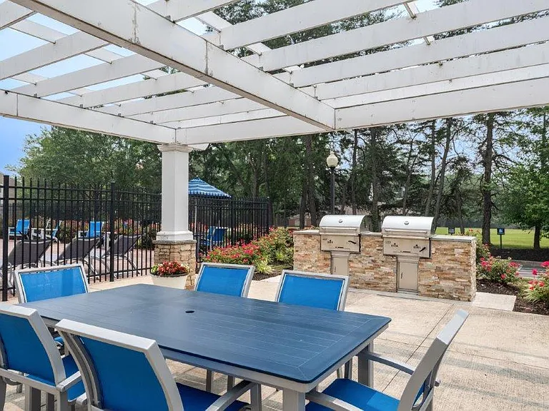 Chesapeake Glen Apartment Homes — Photo 20