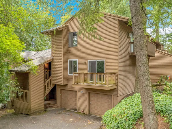 218 Cervantes #B, Lake Oswego, OR 97035