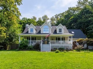 11 Davis Rd, Poughkeepsie, NY 12603