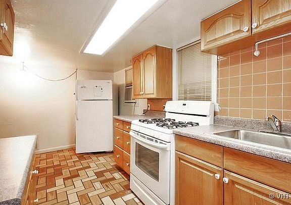 5th image of 5124 N Lovejoy Ave