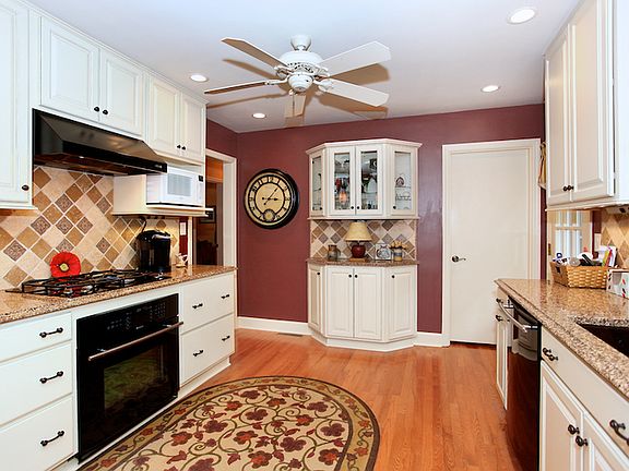 5th image of 2159 Woodcrest Dr