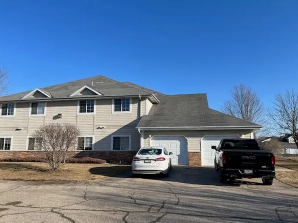 517 Lawson School Rd APT 5, Delavan, WI 53115