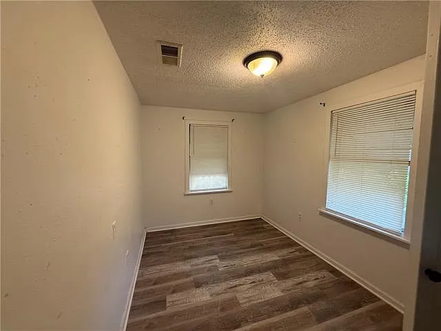 4828 Eastview Dr — Photo 5