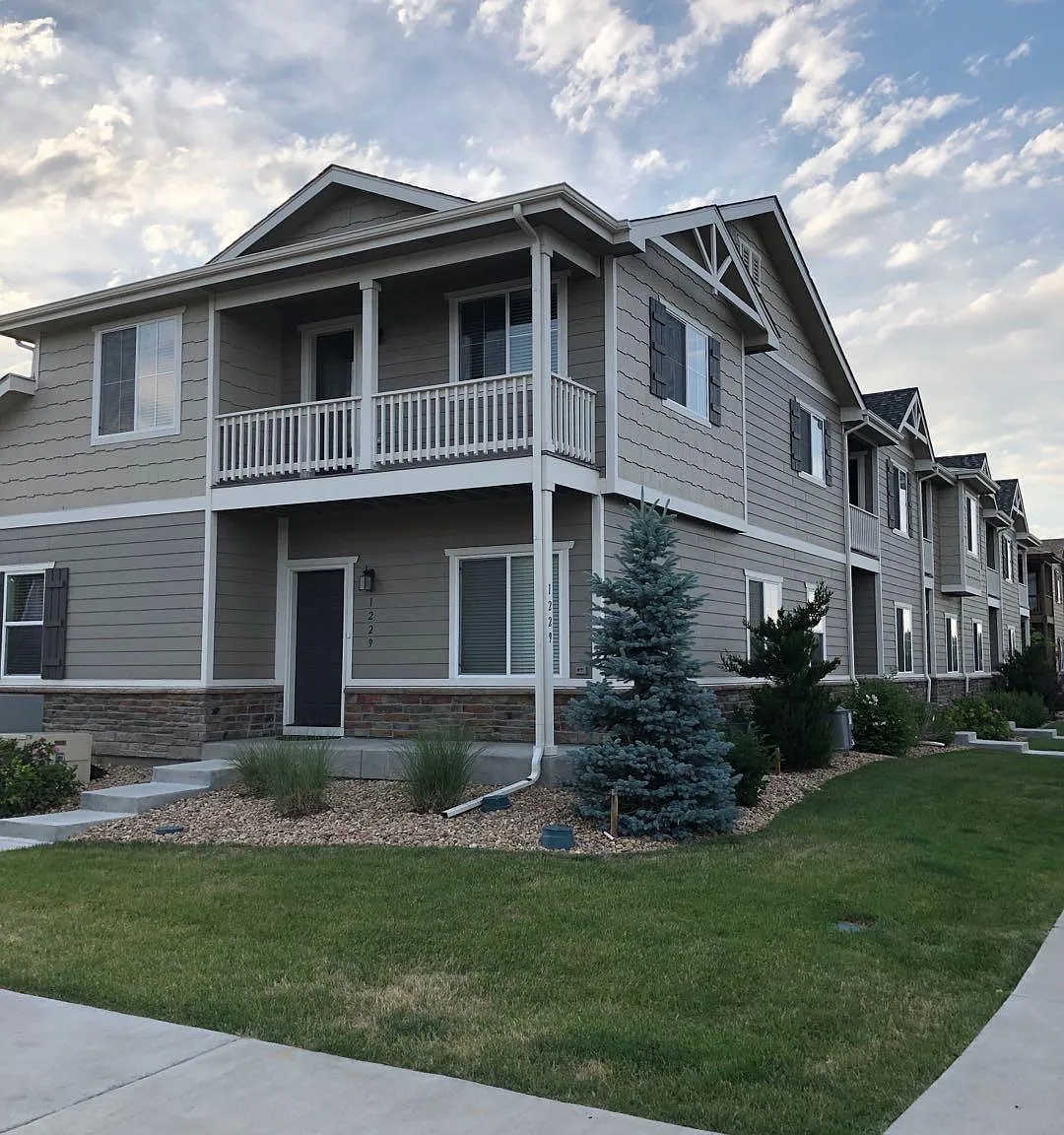 3 bed, 2142 sqft, $2,700 — Photo 1