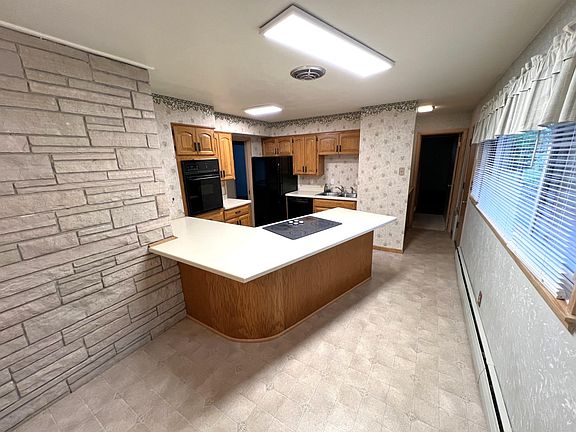 5th image of 305 Annette Ct