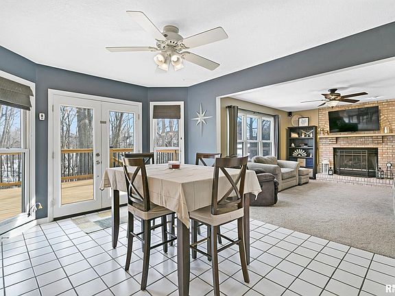 5th image of 2022 Parkway Dr