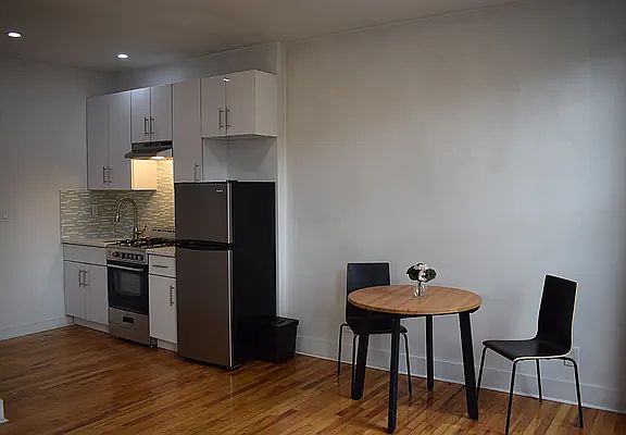 5th image of 2030 Madison Ave APT 1D