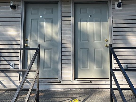 3rd image of 422-426 W Jackson St #10