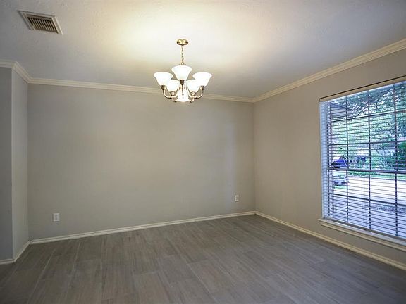 5th image of 3215 Alexander Parc Dr