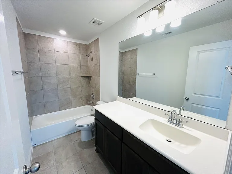 749 Lake Lacosta Dr — Photo 29